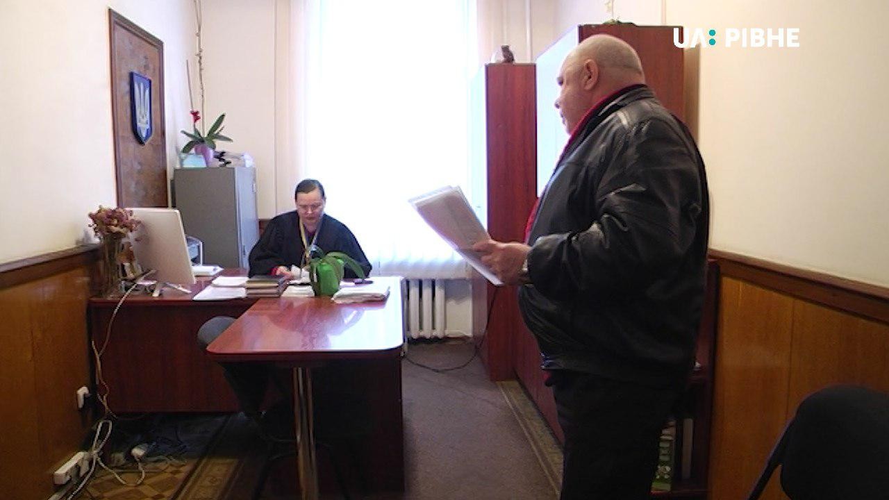 Екс-заступник прокурора Андрій Боровик не визнає порушення ПДР і оскаржує постанову у суді