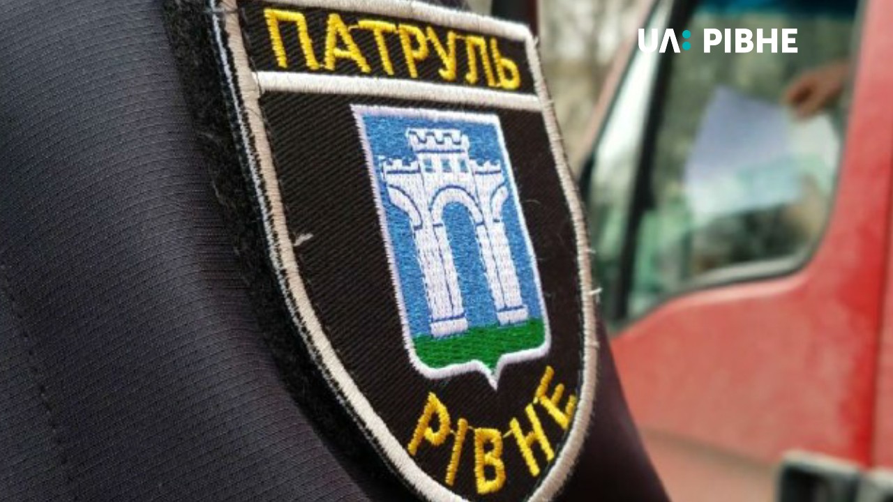На вулиці Костромській копи затримували водія «вазівки»
