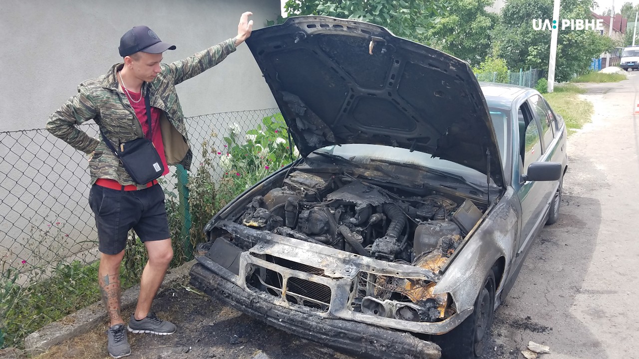 У волонтера політичної партії згорів автомобіль (ВІДЕО)
