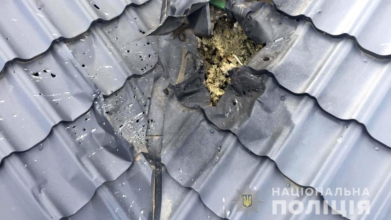Депутату Рівнеради кинули гранату на дах будинку